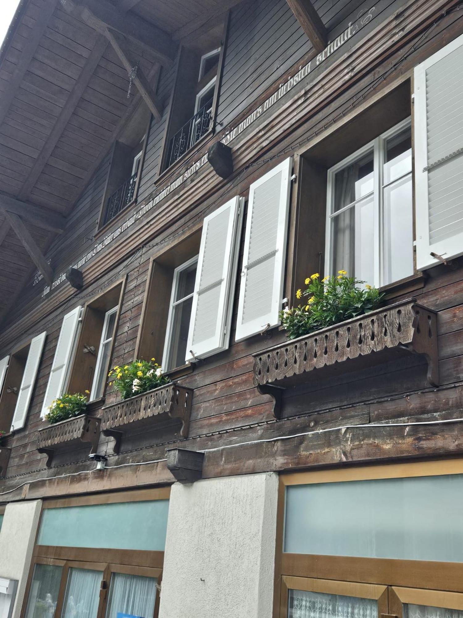 Chalet Maithili Lauterbrunnen -152-Year-Old Majestic Chalet Extérieur photo